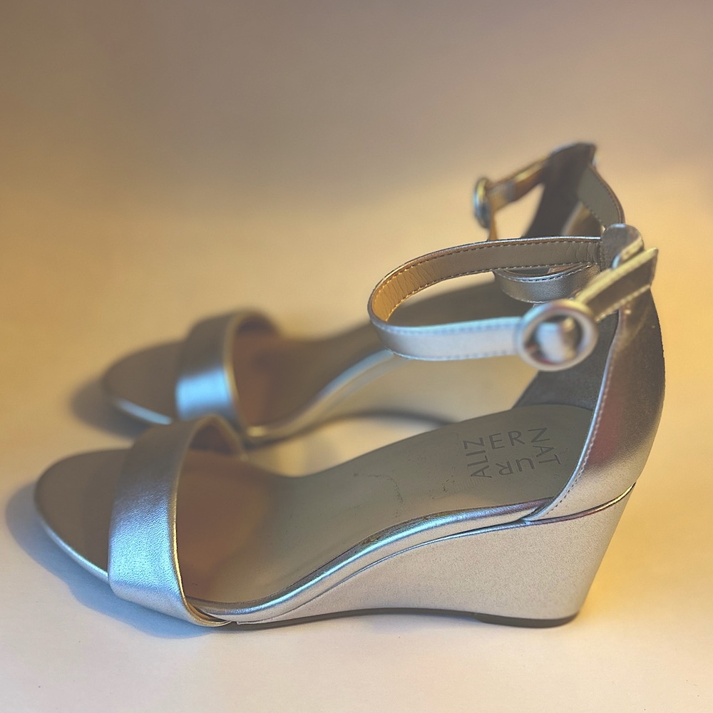 Naturalizer silver wedge heel sandals 7.5